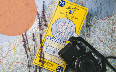 Conoce el checklist financiero que necesitas para mantener tarjetas, seguros y control de gastos en un solo lugar mientras viajas.