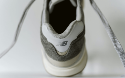 New Balance, la marca de sneakers que usan runners, supermodelos y papás