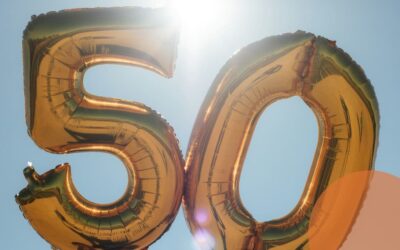 &iquest;Qu&eacute; significa que un banco en Guatemala tenga 50 a&ntilde;os y por qu&eacute; importa para tus finanzas?